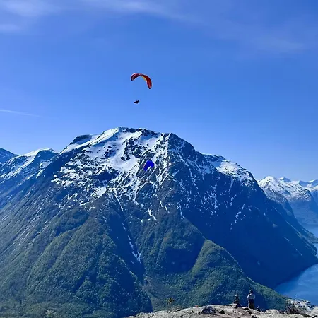 Utsikten Romsdalshorn Gæstehus Åndalsnes