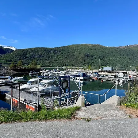 Utsikten Romsdalshorn Gæstehus *