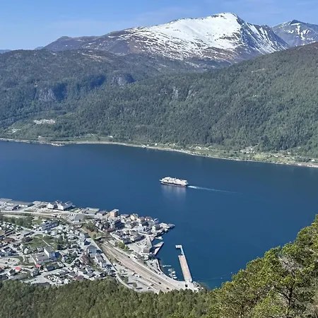 Utsikten Romsdalshorn * 욘달스네스